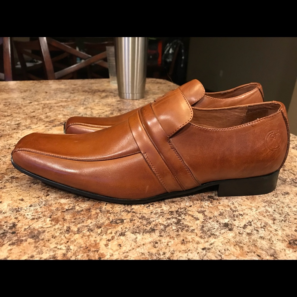 Brand new i2 footwear from UK. Men's size 10